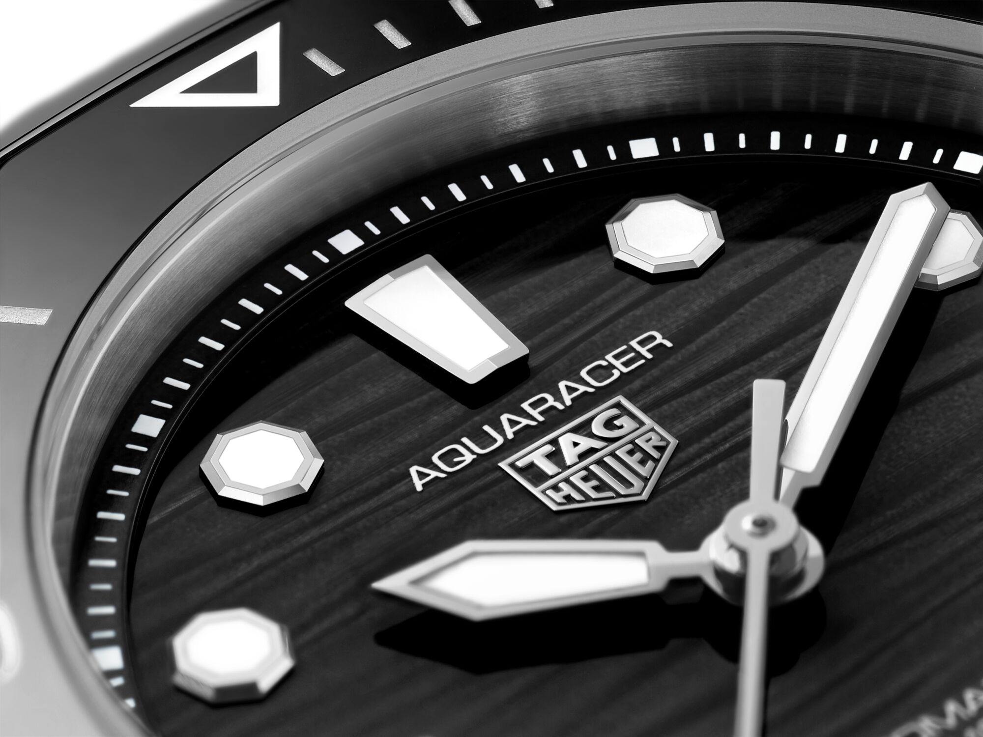 TAG HEUER  AQUARACER PROFESSIONAL 300